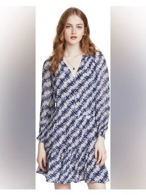 Velvet by Graham & Spencer Navy & White Printed V-Neck Tiered Long Sleeve Dress